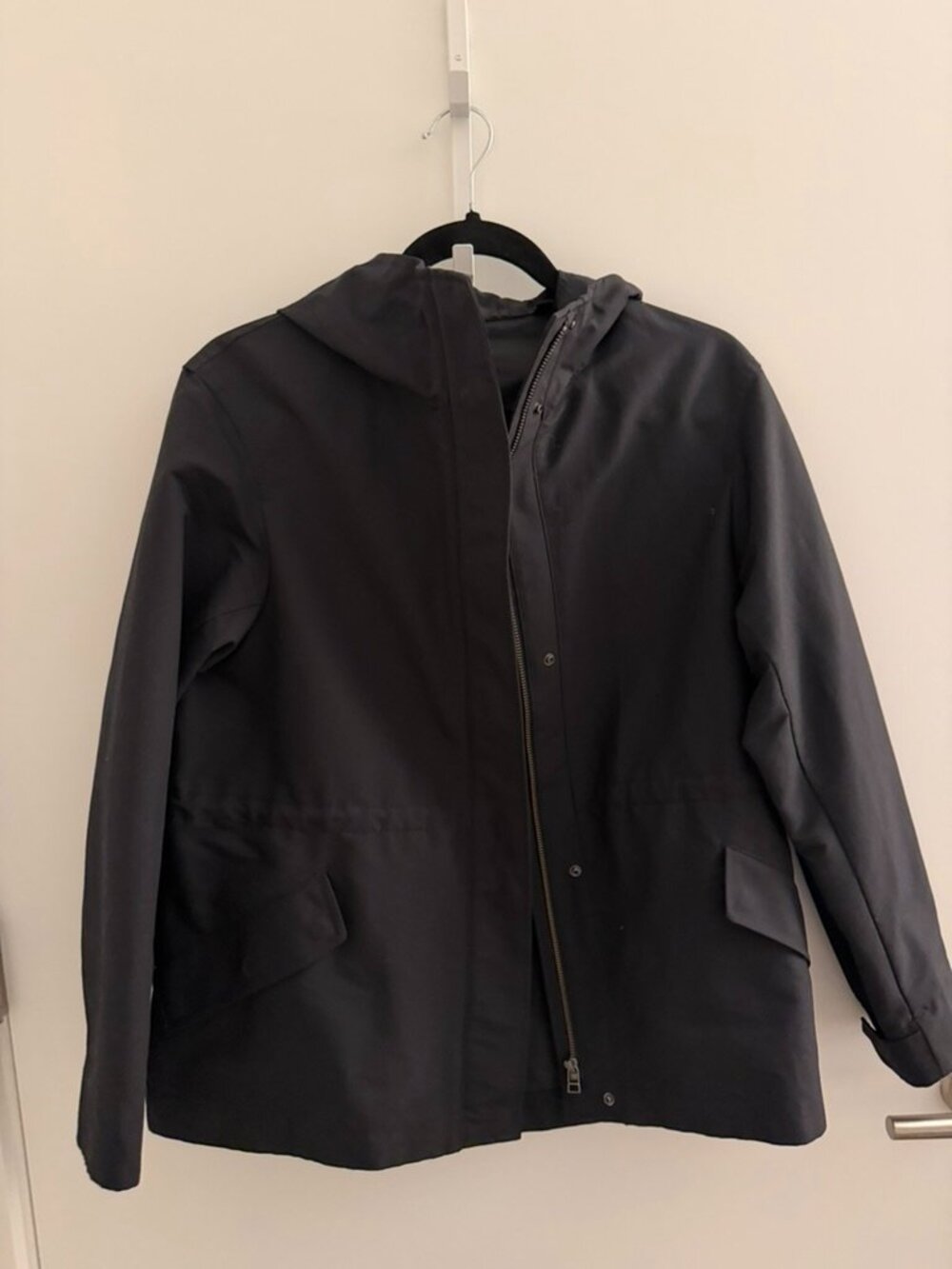 Uniqlo Black Lightweight Water Resistant Jacket Size Small